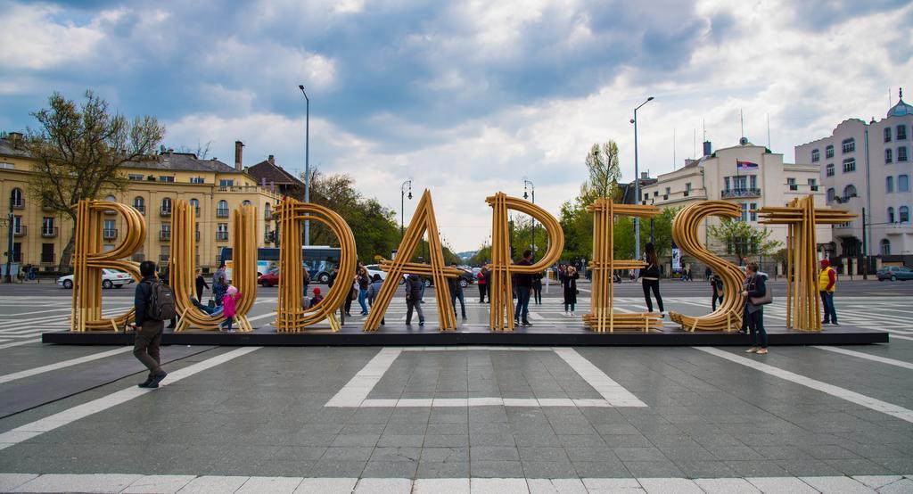 Home, Far Away From Home Budapest Exterior foto